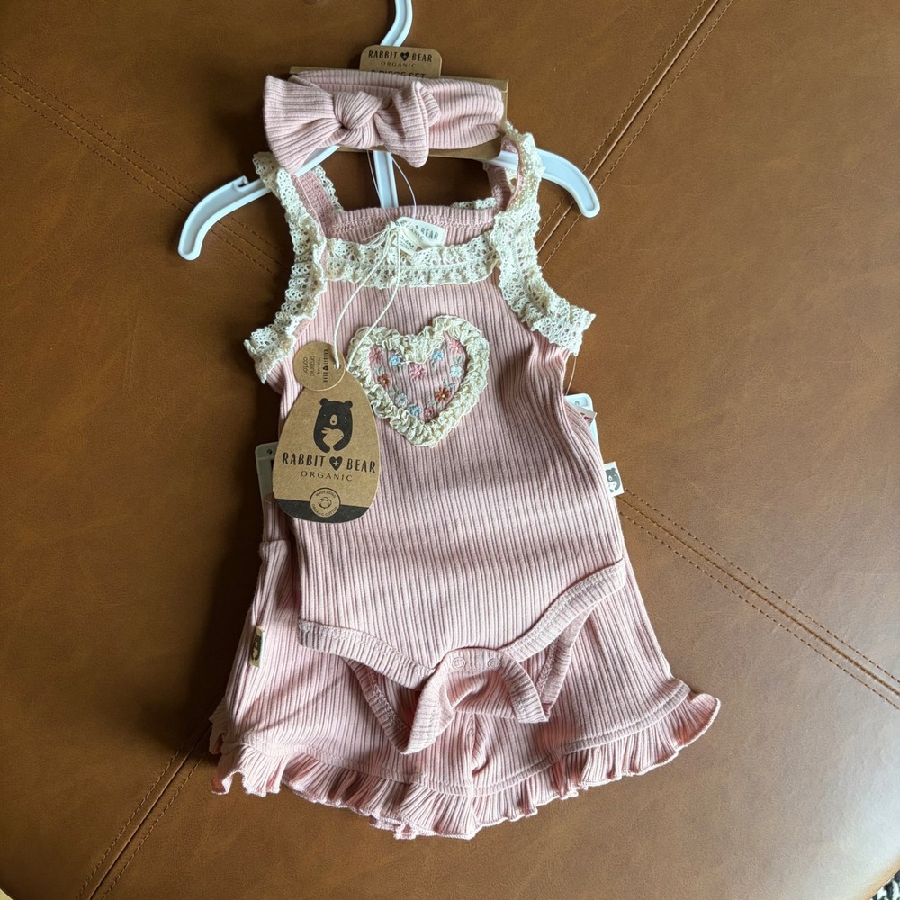 Rabbit Bear Organic Baby Girl 3 Piece Set Pink Ribbed Floral Heart 3-6M NWT